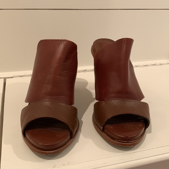 White House Black Market Brown Open Toe Heels - Picture 9 of 9